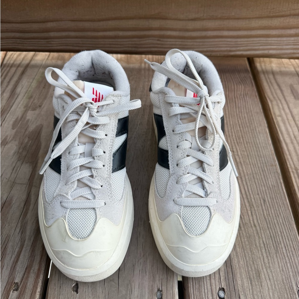 New Balance Men's Sneakers in White and Black
